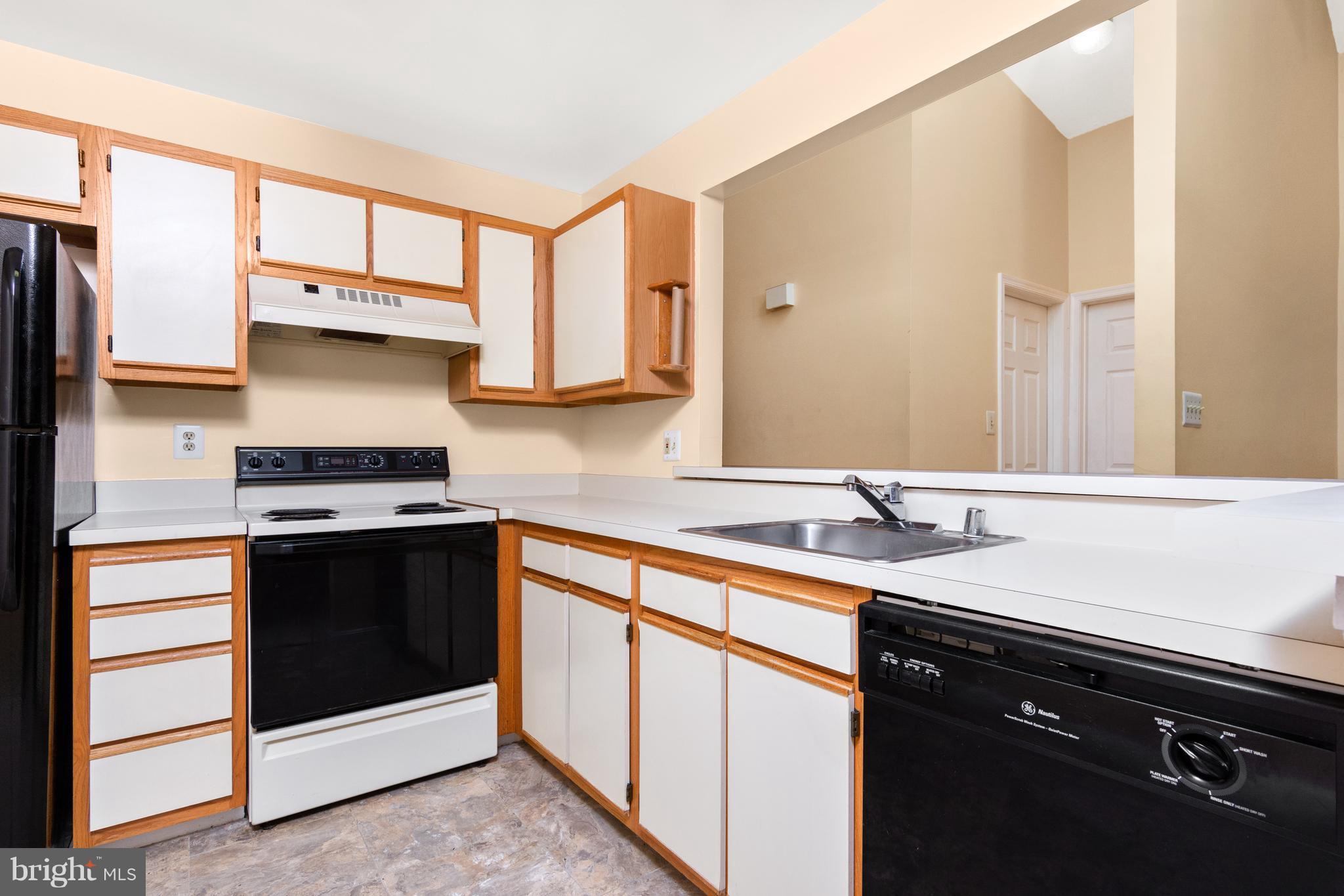 604 Moonglow Road, Unit 304 Odenton, MD 21113 - Photo 11 of 27 Kitchen