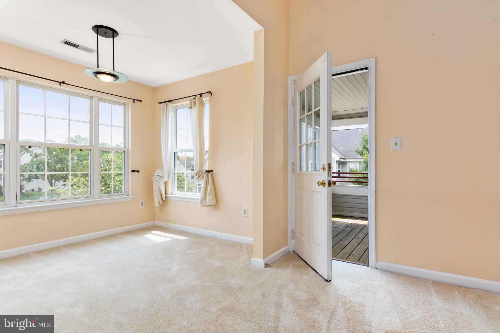 604 Moonglow Road, Unit 304 Odenton, MD 21113 - Photo 13 of 27 Dining Room