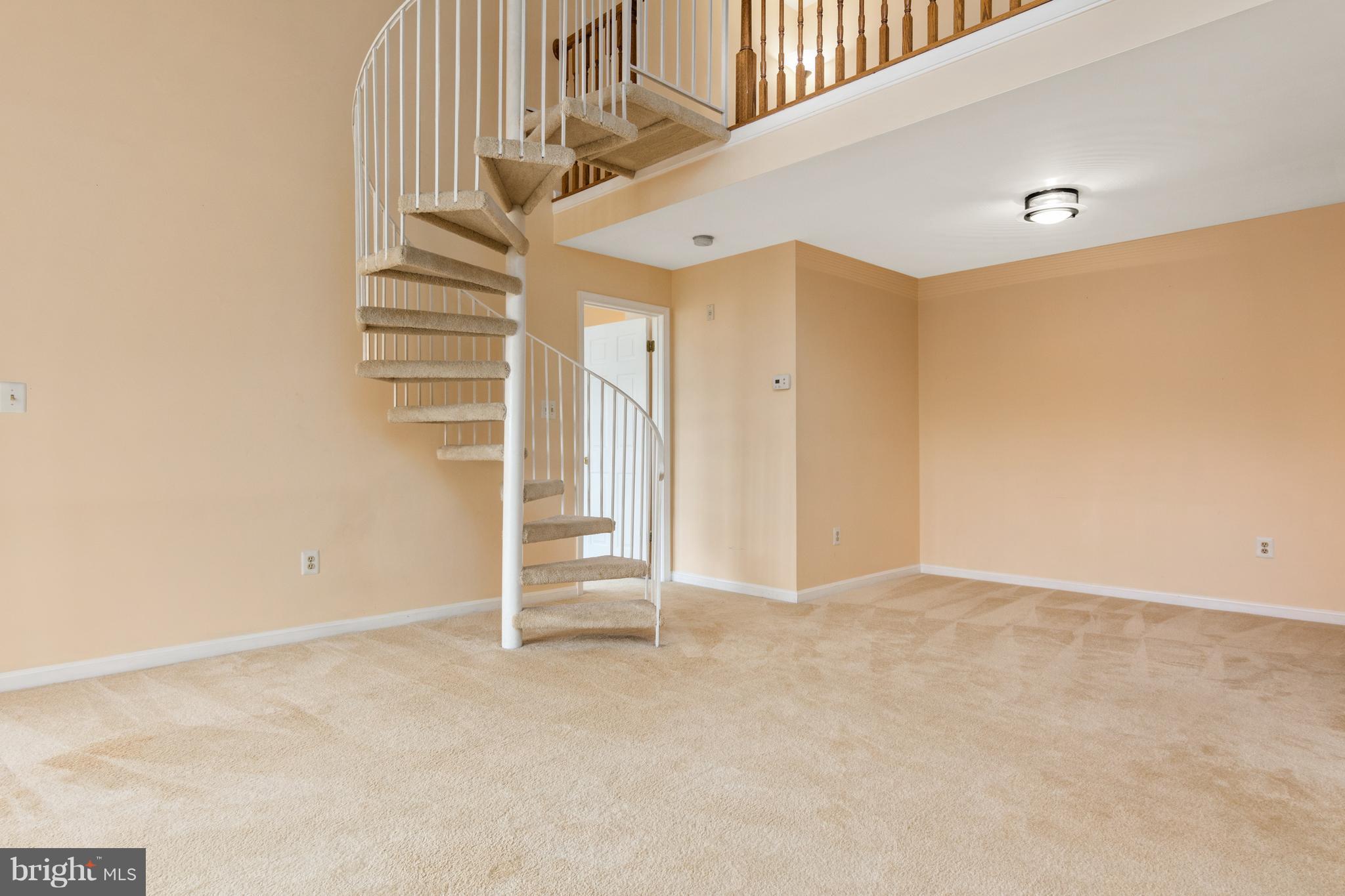 604 Moonglow Road, Unit 304 Odenton, MD 21113 - Photo 8 of 27 Living Room