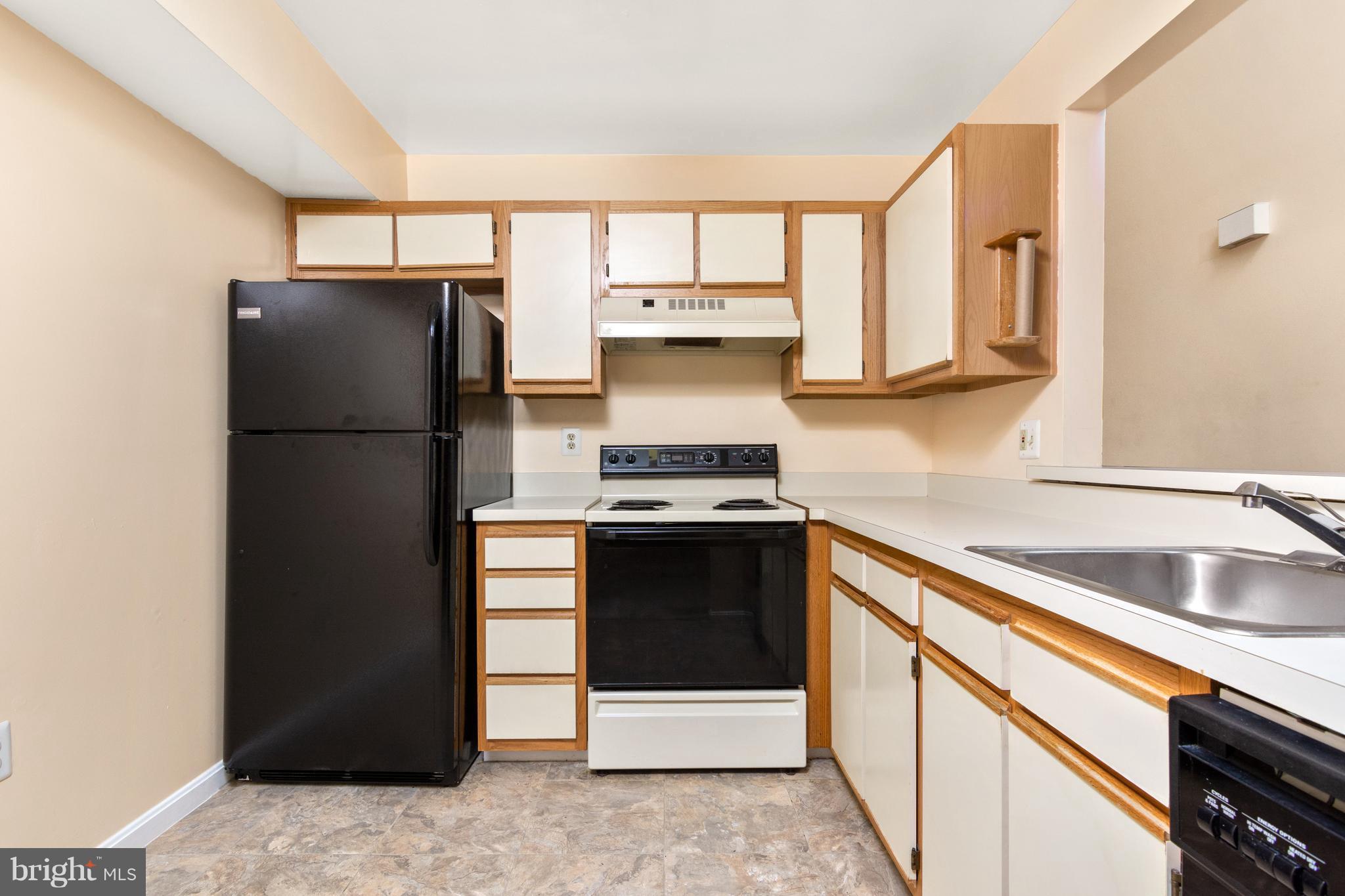604 Moonglow Road, Unit 304 Odenton, MD 21113 - Photo 9 of 27 Kitchen