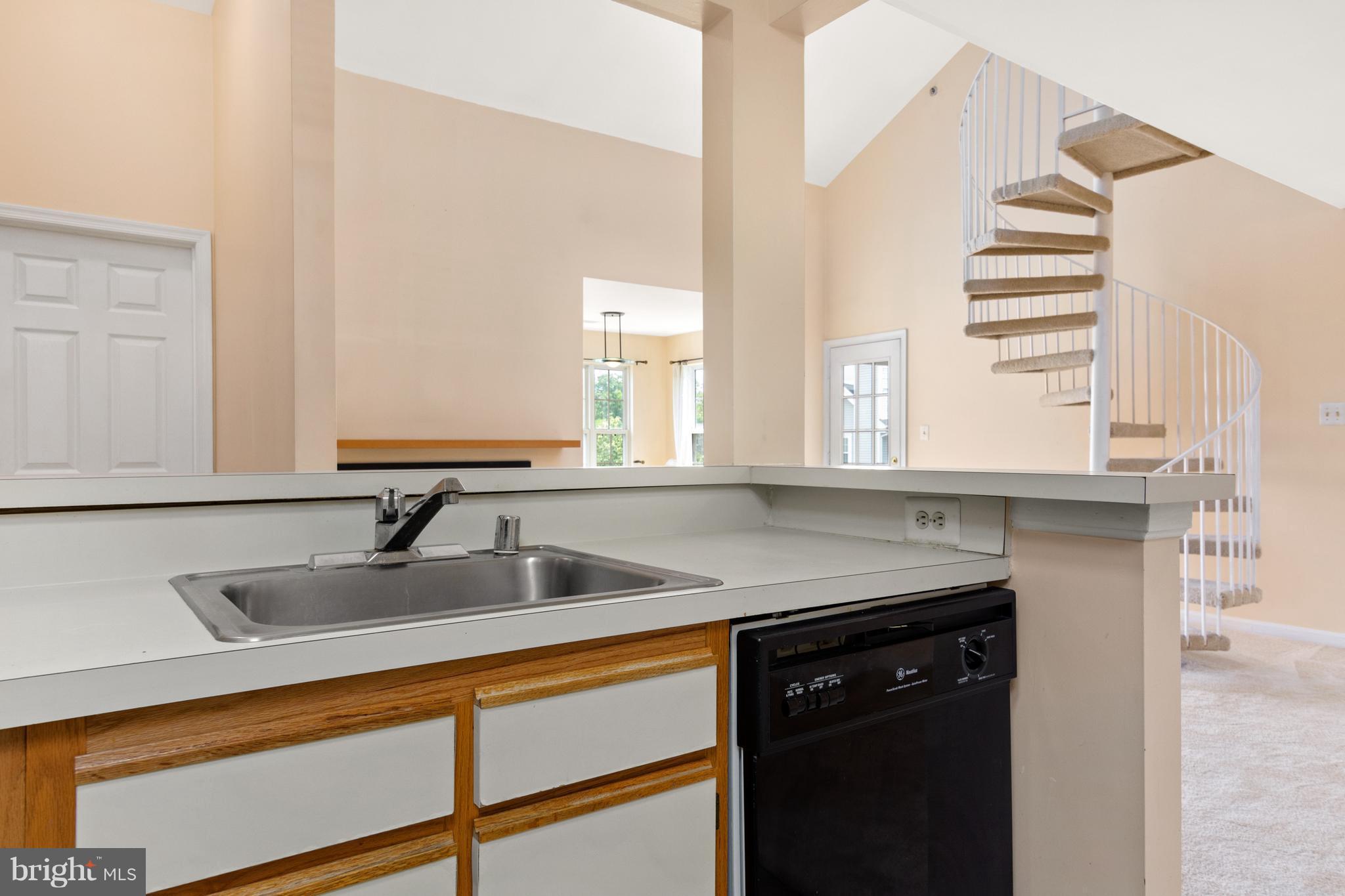 604 Moonglow Road, Unit 304 Odenton, MD 21113 - Photo 10 of 27 Kitchen