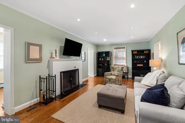 $965,000 | 6900 Avondale Road, Baltimore, MD 21212