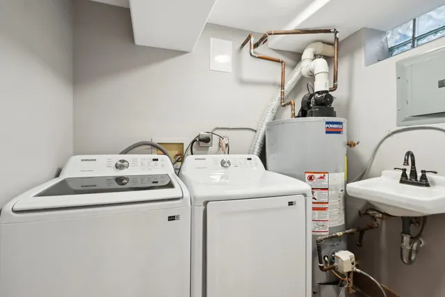 $969,999 | 6857 North Knox Avenue, Lincolnwood, IL 60712