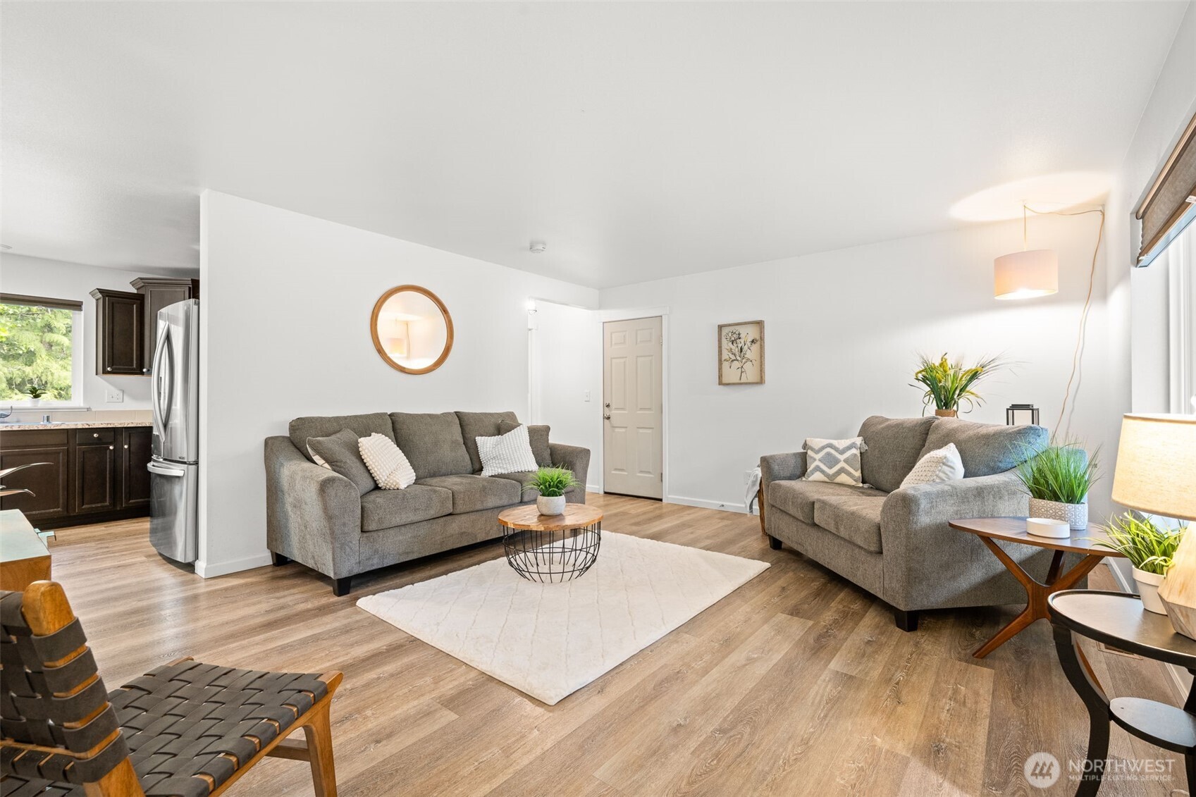 401 East Sunset Ridge Road Union, WA 98592 - Photo 4 of 37 a living room with furniture and wooden floor