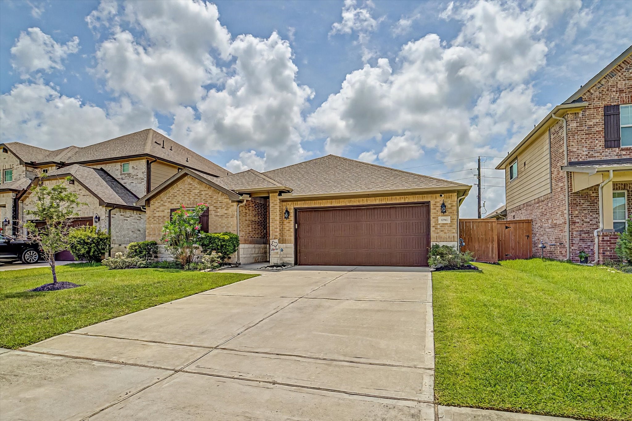 10842 Cliffs View Drive Iowa Colony, TX 77583 - Photo 2 of 47