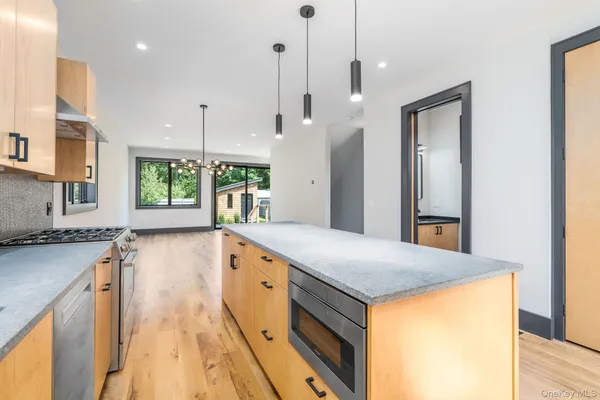 $1,095,000 | 216 North Street, Greenport, NY 11944