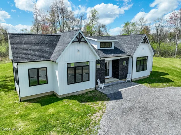 $895,000 | 45 Onderdonk Road, Glenville, NY 12302