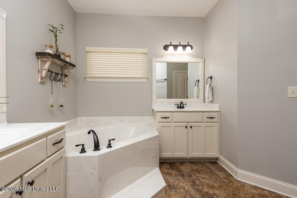 7100 Love Sta Loop Hernando, MS 38632 - Photo 19 of 36 :uxury Master Bath