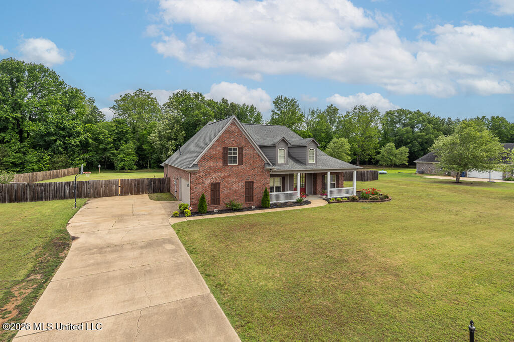 7100 Love Sta Loop Hernando, MS 38632 - Photo 4 of 36 Large Driveway
