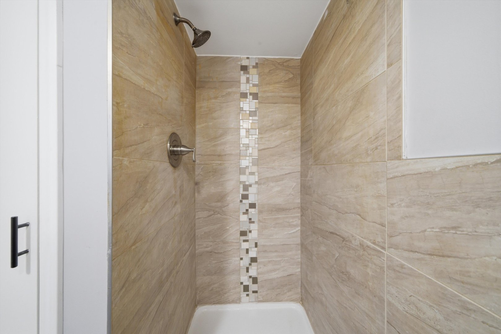 18205 Hart Drive, Unit 3A Homewood, IL 60430 - Photo 14 of 27 a bathroom with a shower