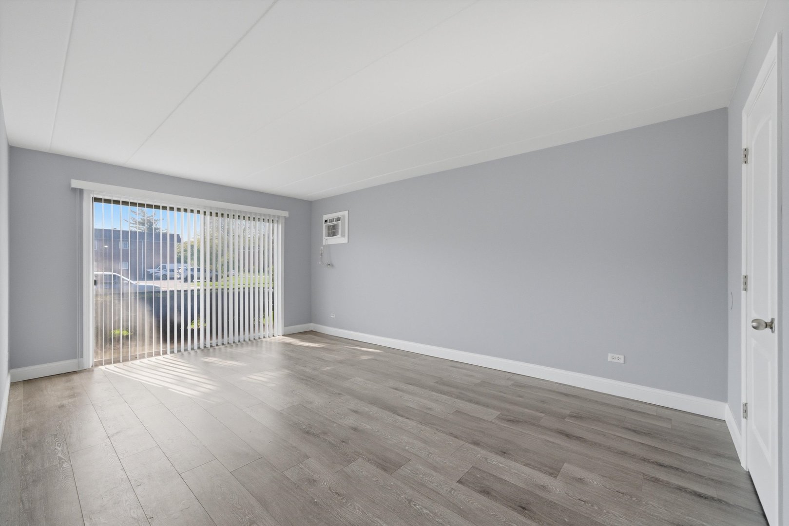 18205 Hart Drive, Unit 3A Homewood, IL 60430 - Photo 23 of 27 wooden floor in a room