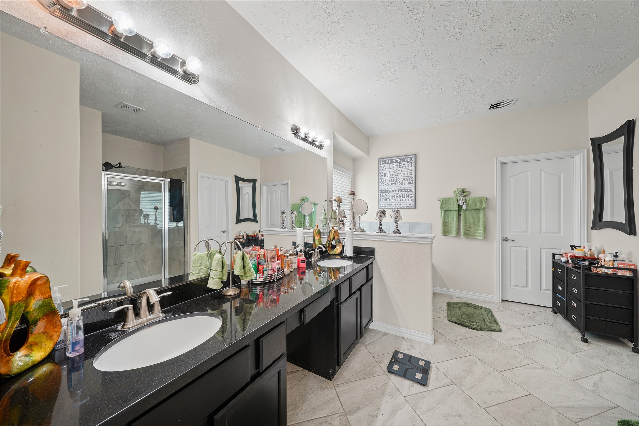 1822 Luminous Waters Lane Rosharon, TX 77583 - Photo 8 of 15