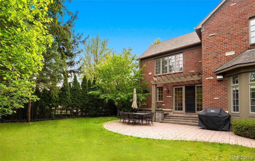 321 Aspen Road Birmingham, MI 48009 - Photo 3 of 44
