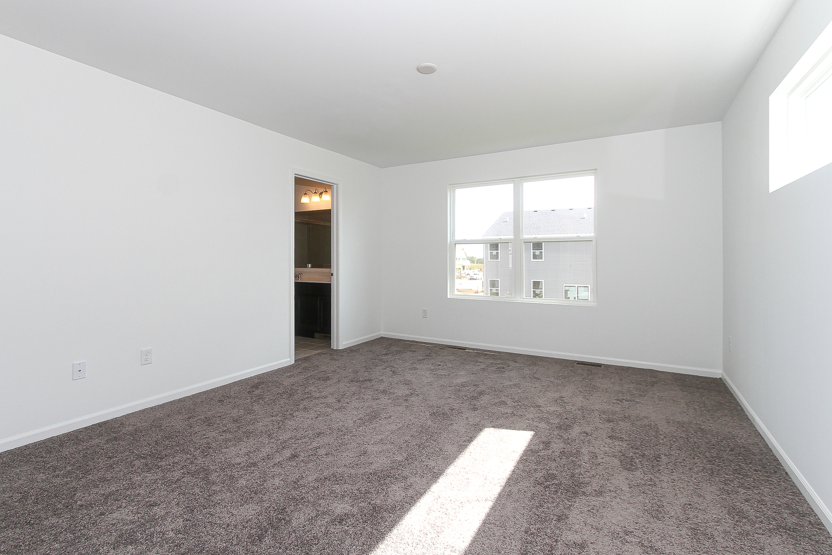 451 Comstock Road South Elgin, IL 60177 - Photo 14 of 30 an empty room with windows