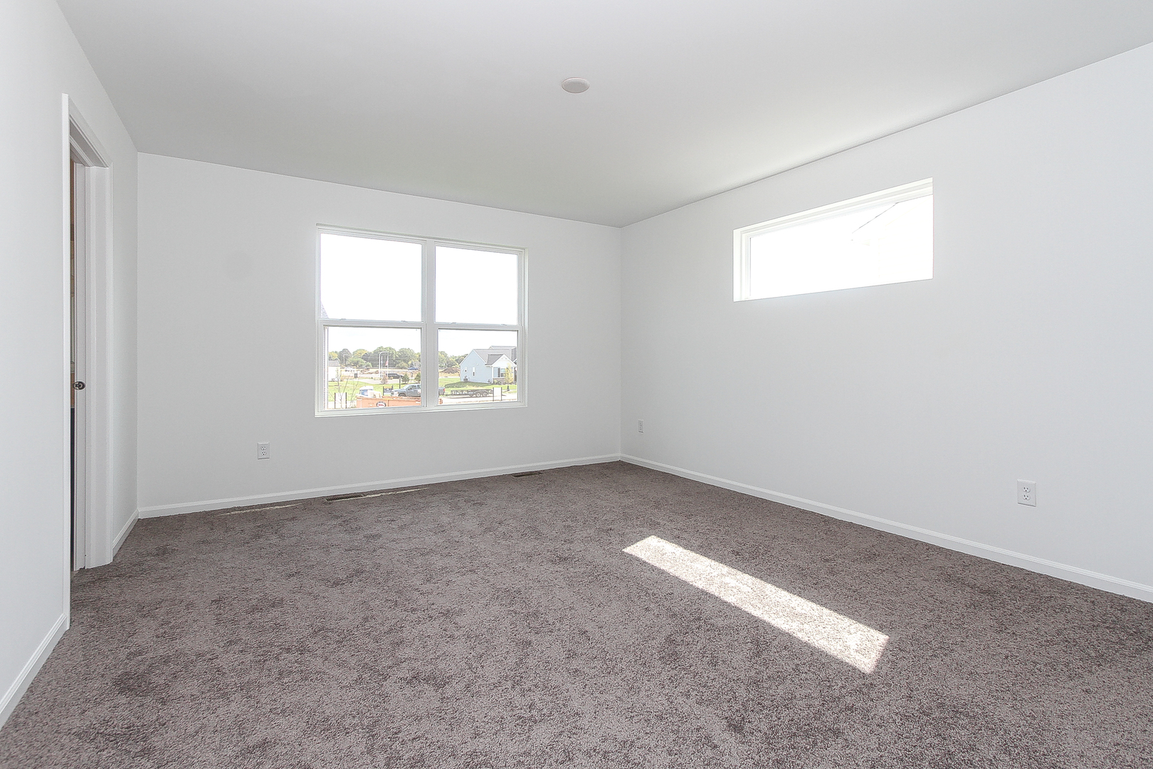 451 Comstock Road South Elgin, IL 60177 - Photo 16 of 30 an empty room with windows