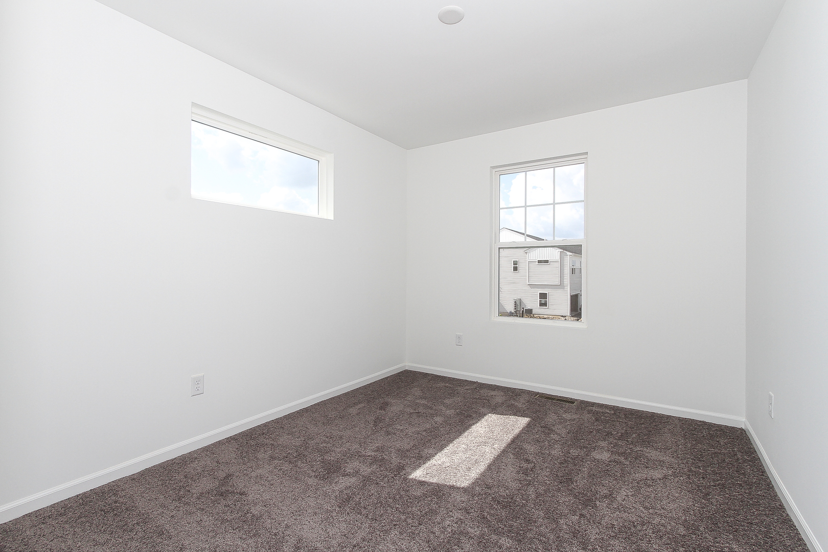 451 Comstock Road South Elgin, IL 60177 - Photo 20 of 30 an empty room with windows