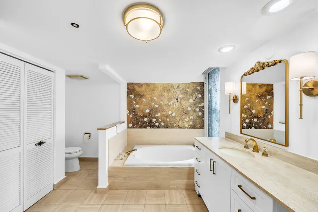 $1,190,000 | 4101 North Ocean Boulevard, Unit 209, Boca Raton, FL 33431