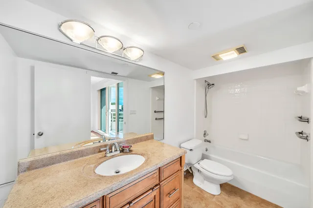 $1,190,000 | 4101 North Ocean Boulevard, Unit 209, Boca Raton, FL 33431