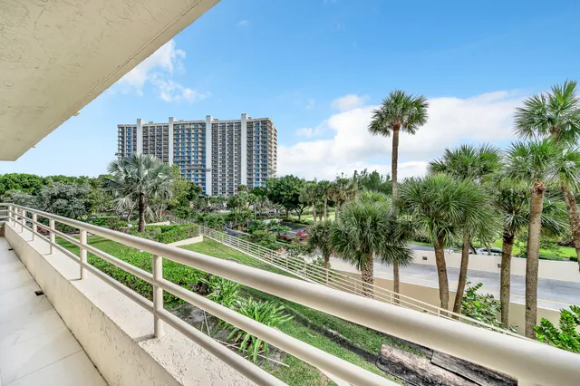 $1,190,000 | 4101 North Ocean Boulevard, Unit 209, Boca Raton, FL 33431