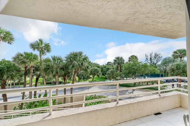 $1,190,000 | 4101 North Ocean Boulevard, Unit 209, Boca Raton, FL 33431