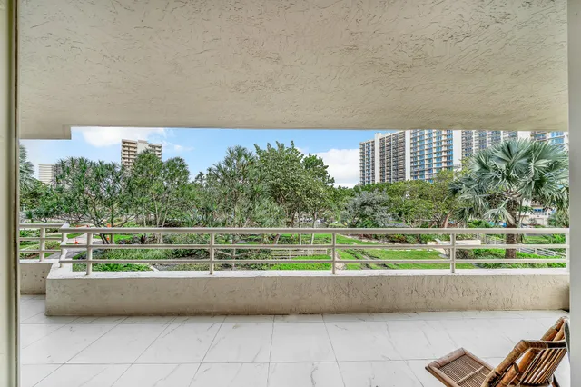 $1,190,000 | 4101 North Ocean Boulevard, Unit 209, Boca Raton, FL 33431