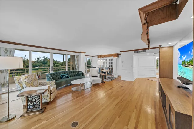 $1,190,000 | 4101 North Ocean Boulevard, Unit 209, Boca Raton, FL 33431