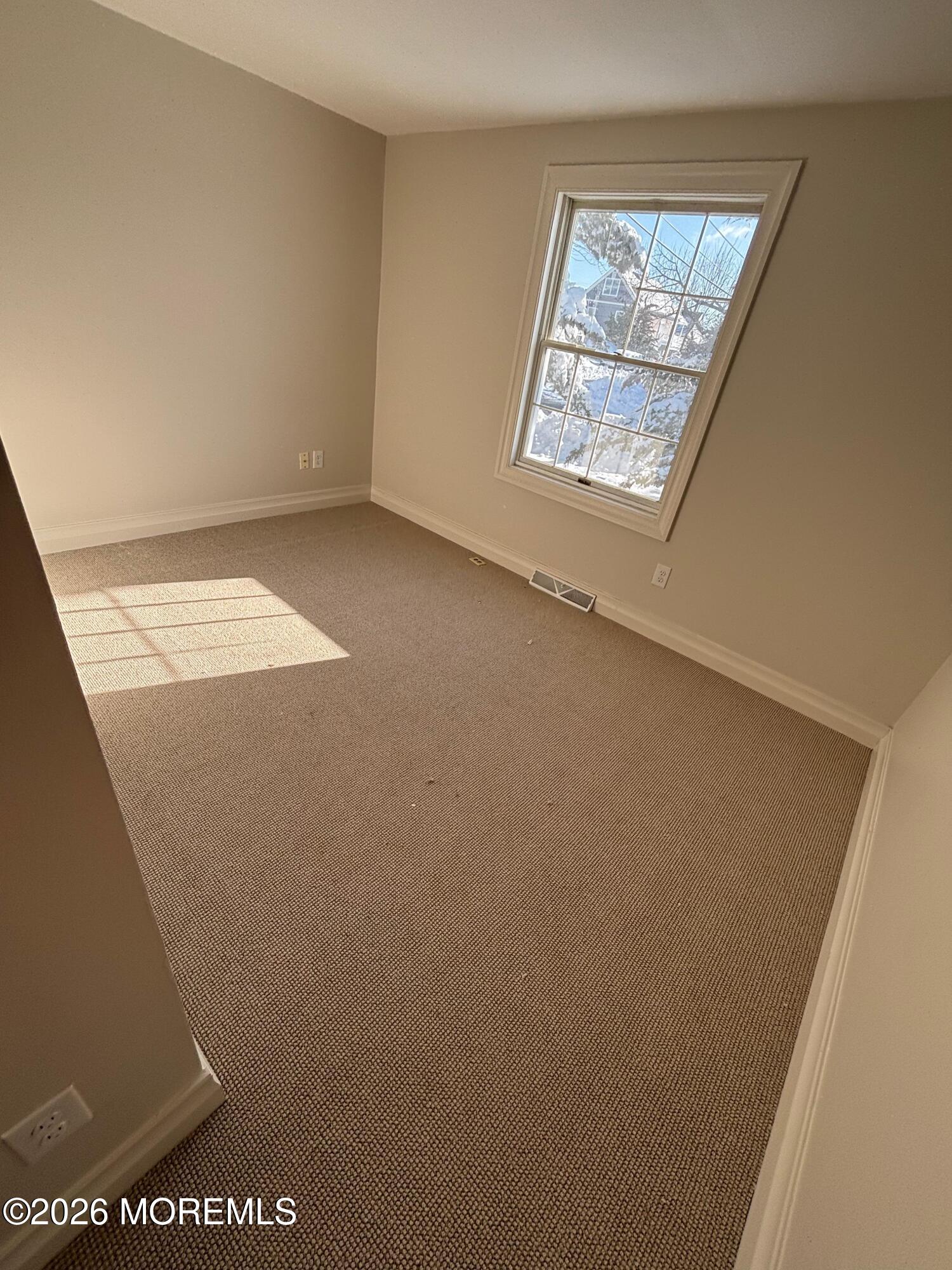 1701 Tamiami Road Forked River, NJ 08731 - Photo 3 of 17 4a41d315-bd0f-4bb5-8ea4-d6c830a4b37f