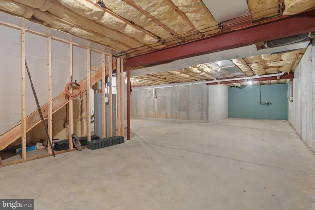 a view of a backyard with garden