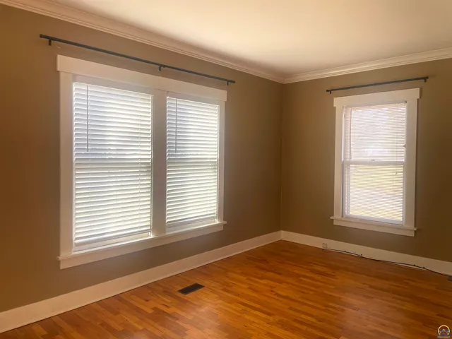 $185,500 | 2002 Southwest High Avenue, Topeka, KS 66604