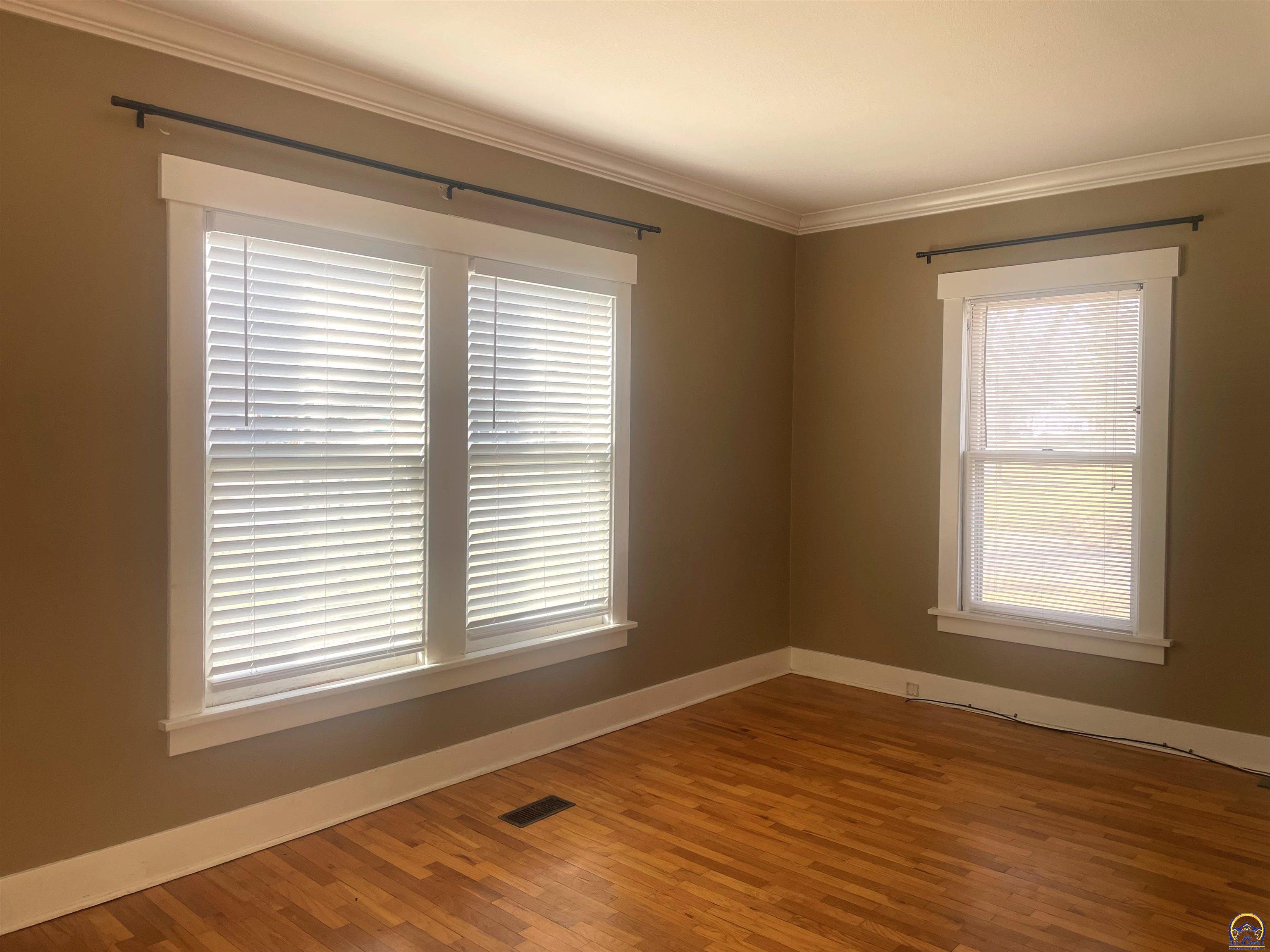 2002 Southwest High Avenue Topeka, KS 66604 - Photo 2 of 13