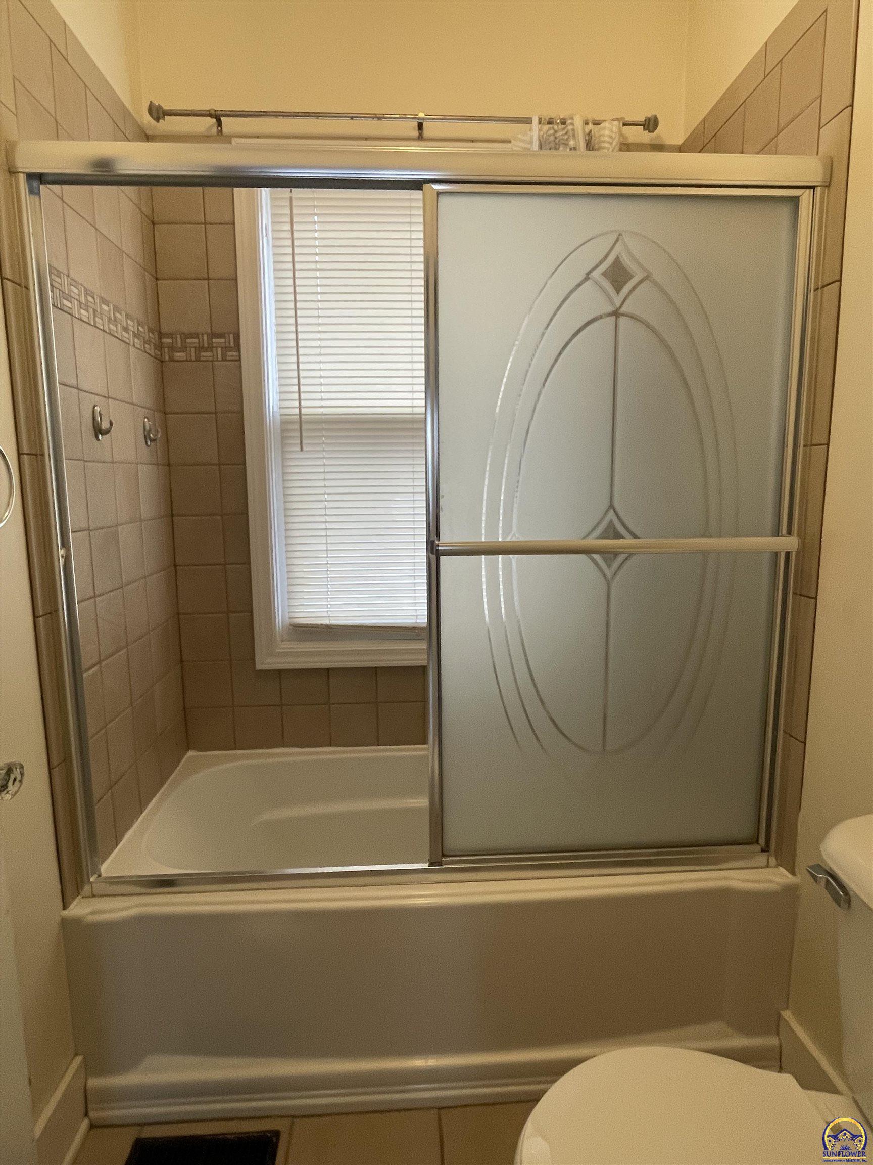 2002 Southwest High Avenue Topeka, KS 66604 - Photo 7 of 13