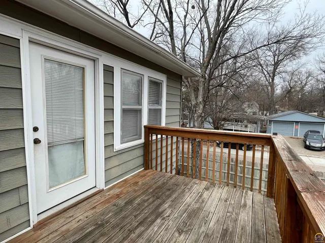 $185,500 | 2002 Southwest High Avenue, Topeka, KS 66604