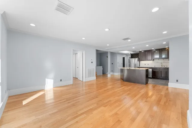 $950,000 | 570 Massachusetts Avenue, Unit 5, Boston, MA 02118