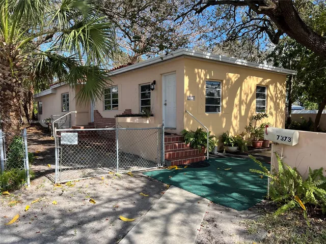 $875,000 | 7373 Southwest 6th Street, Miami, FL 33144