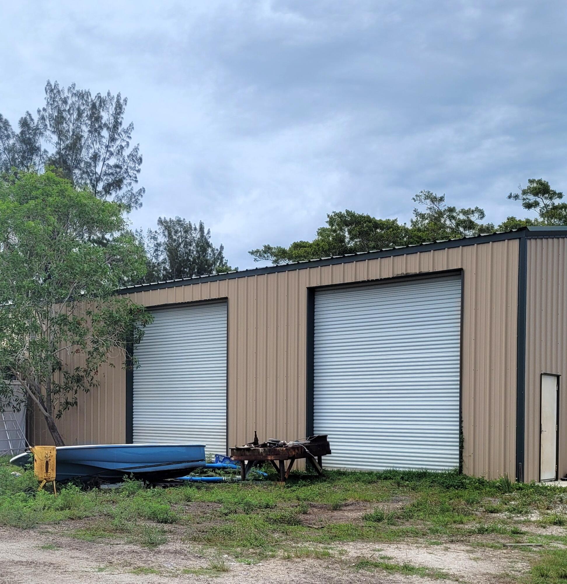6390 Southeast Bridge Road Hobe Sound, FL 33455 - Photo 4 of 4 Barn