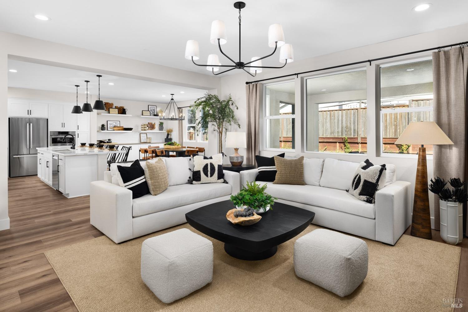 2535 Courtney Avenue Santa Rosa, CA 95403 - Photo 2 of 7