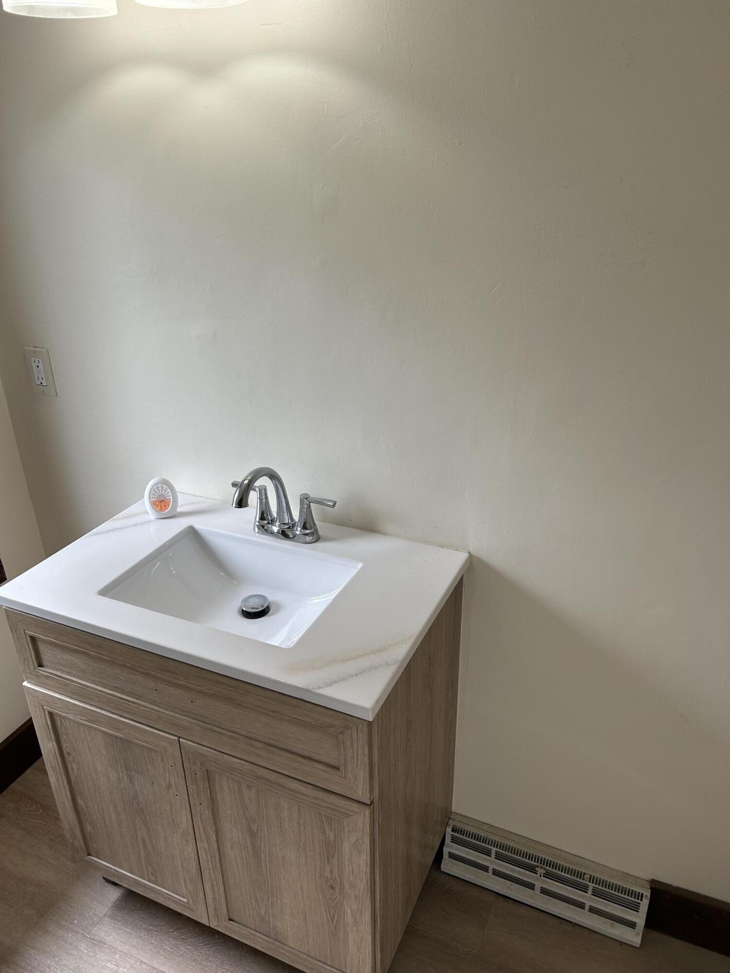 419 Hayes Avenue Racine, WI 53405 - Photo 14 of 15 IMG_0913