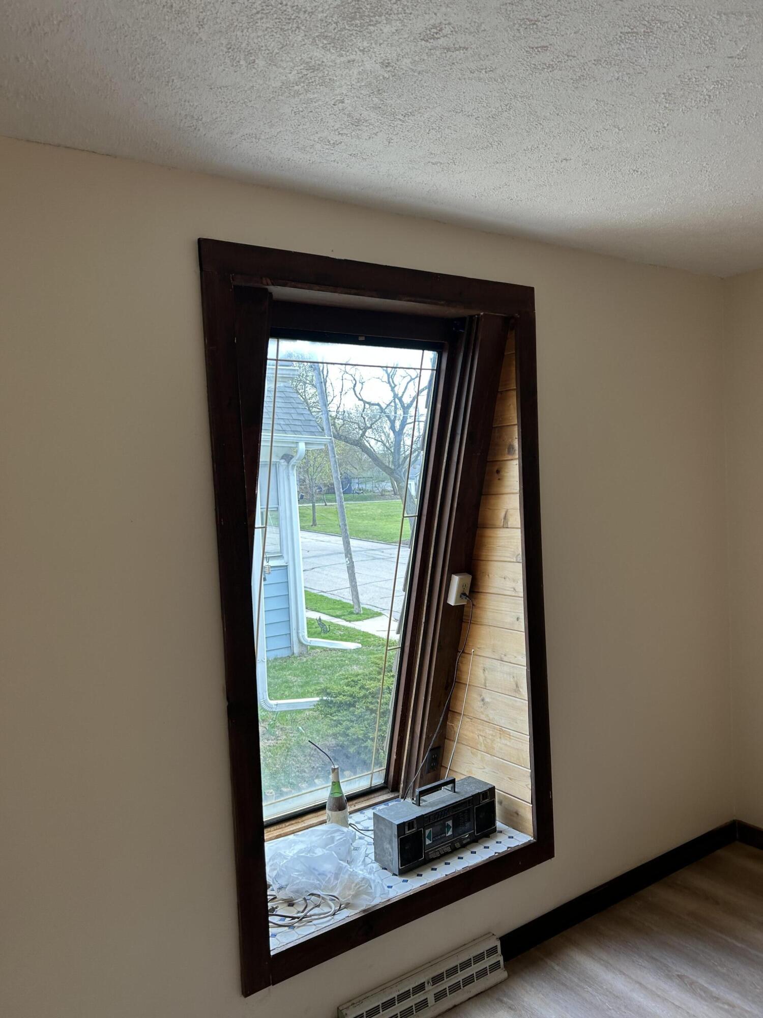 419 Hayes Avenue Racine, WI 53405 - Photo 7 of 15 IMG_0851