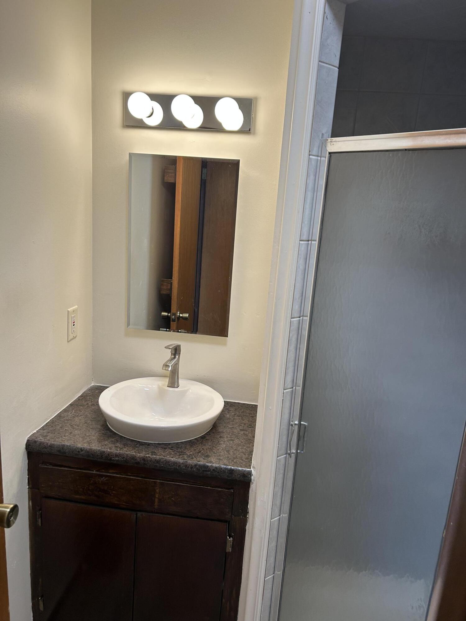 419 Hayes Avenue Racine, WI 53405 - Photo 10 of 15 IMG_0903