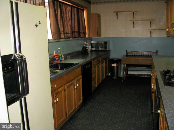539 Concord Road Broomall, PA 19008 - Photo 12 of 19 Kitchen