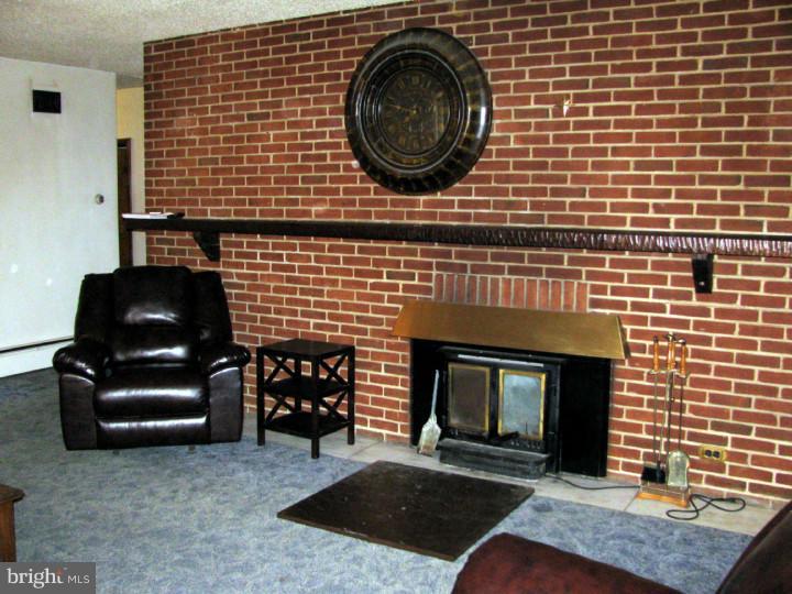 539 Concord Road Broomall, PA 19008 - Photo 8 of 19 Living Room