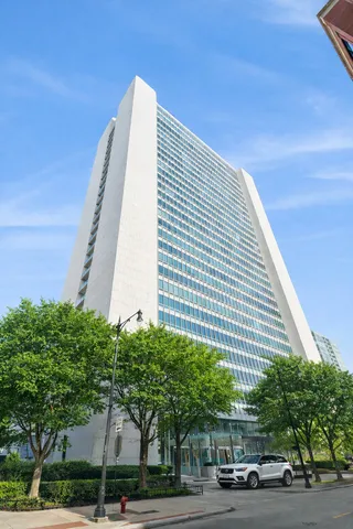 $379,000 | 500 West Superior Street, Unit 1308, Chicago, IL 60654