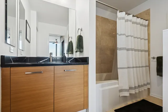 $379,000 | 500 West Superior Street, Unit 1308, Chicago, IL 60654