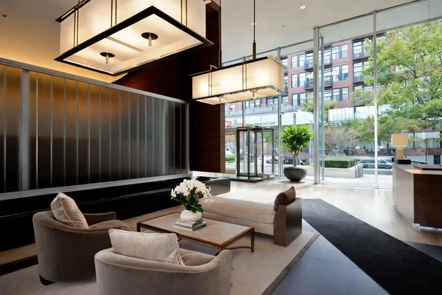 $379,000 | 500 West Superior Street, Unit 1308, Chicago, IL 60654