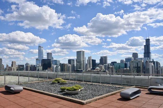 $379,000 | 500 West Superior Street, Unit 1308, Chicago, IL 60654