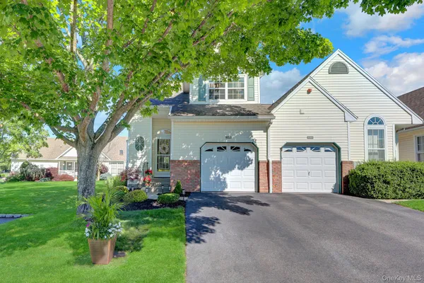 $675,000 | 2106 Nicole Drive, Port Jefferson Station, NY 11776