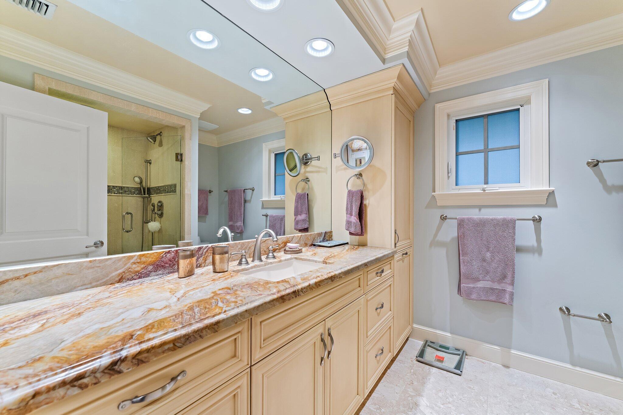 31 North Beach Road Jupiter Island, FL 33455 - Photo 13 of 66 090-31NBeachRd