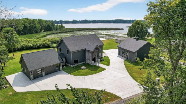 $1,250,000 | 6235 North Shore Drive, Rockford, MN 55373