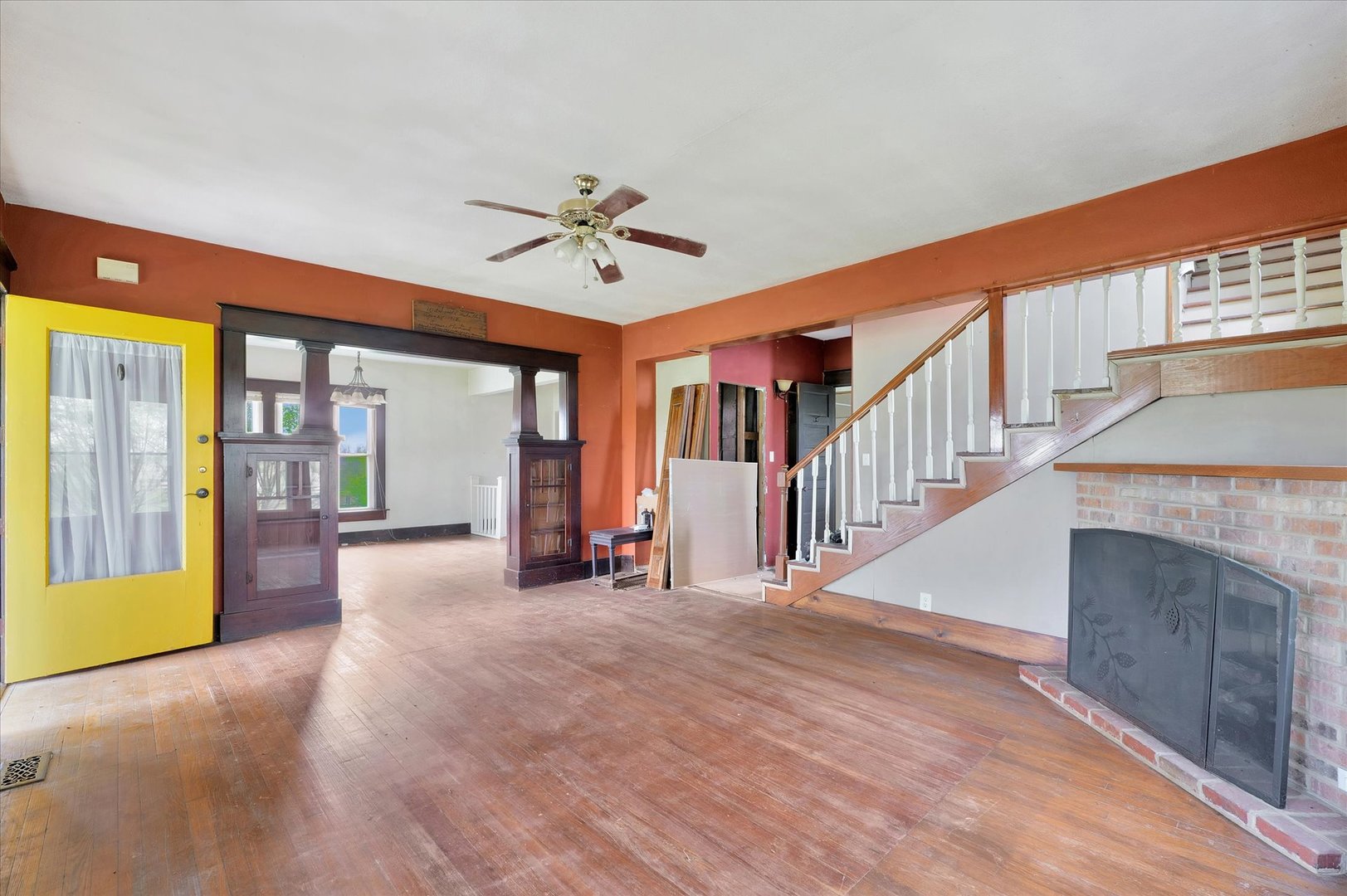991 Lincoln Hwy Road Lerna, IL 62440 - Photo 7 of 31 a view of an entryway with a livingroom