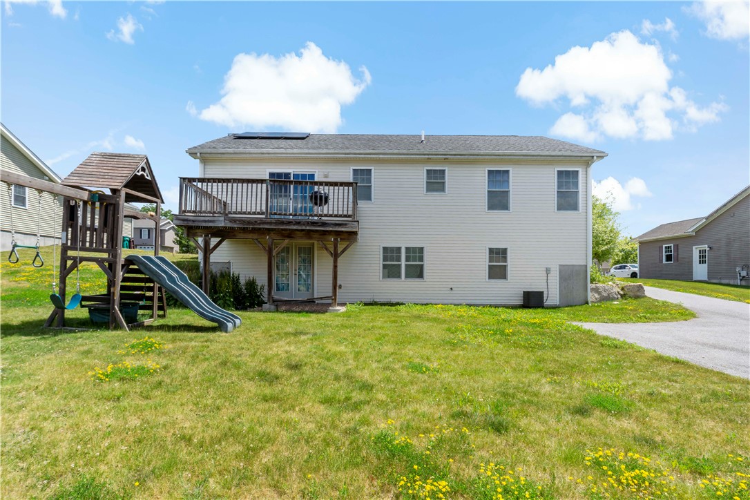 139 Danielle Drive Woonsocket, RI 02895 - Photo 2 of 20